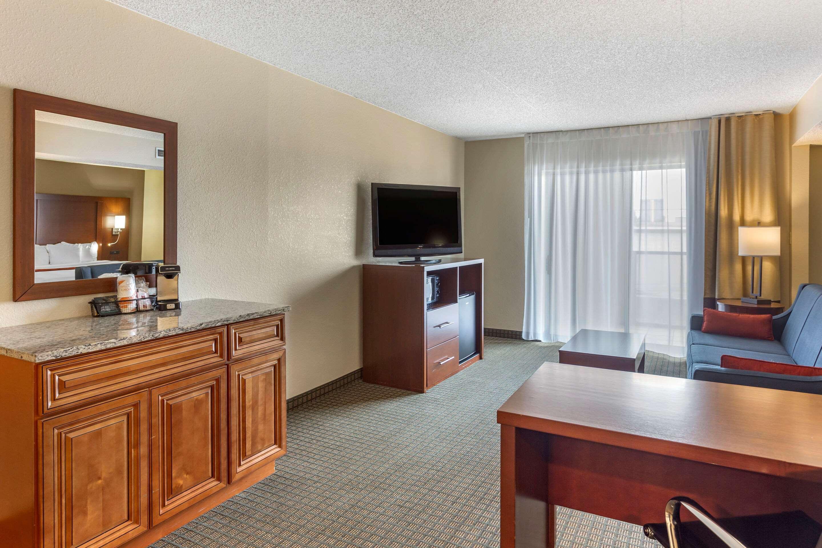 Comfort Inn & Suites Rochelle - Dekalb Екстер'єр фото
