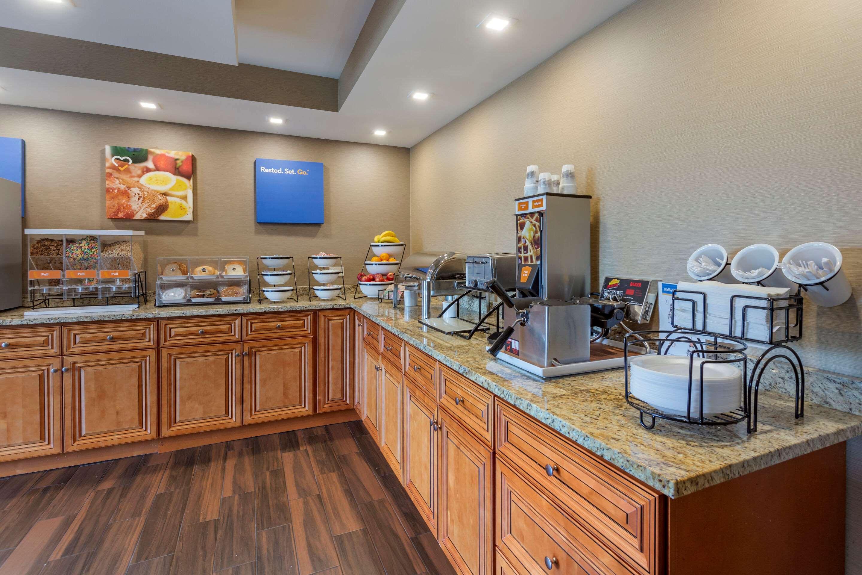 Comfort Inn & Suites Rochelle - Dekalb Екстер'єр фото