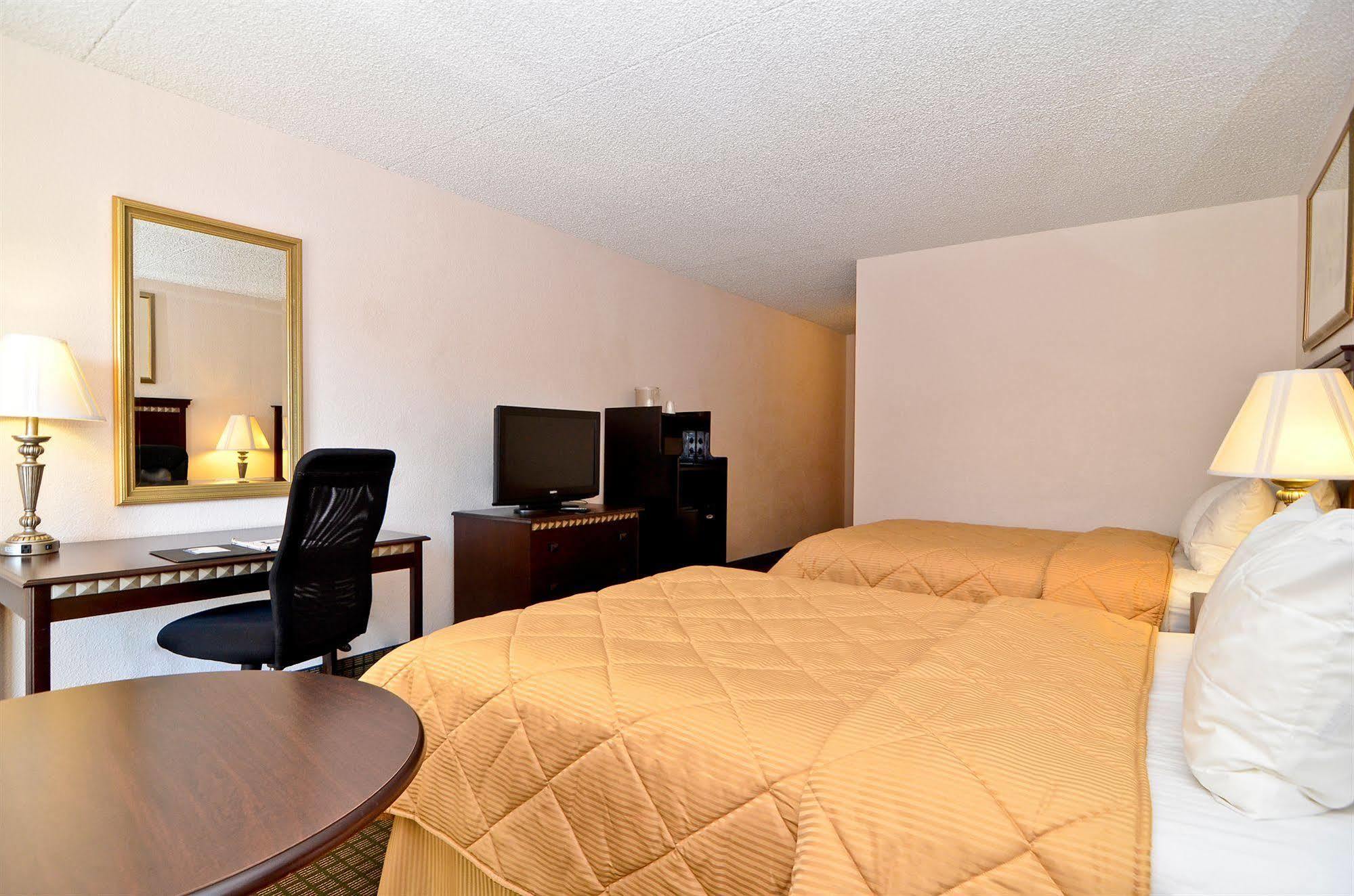 Comfort Inn & Suites Rochelle - Dekalb Екстер'єр фото